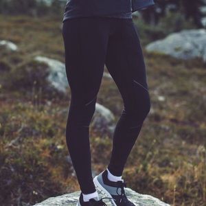 Lululemon Flurry Fighter tight. Black Sz 4